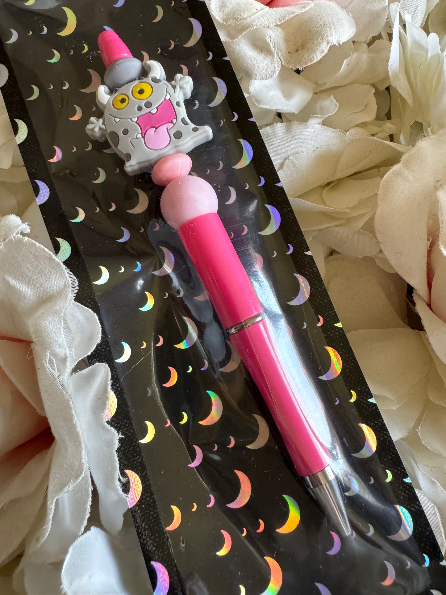 Beaded pen Pink and Grey monster