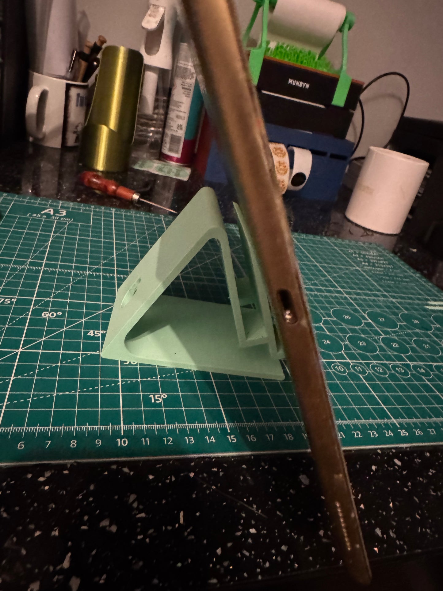 Double phone/Tablet stand