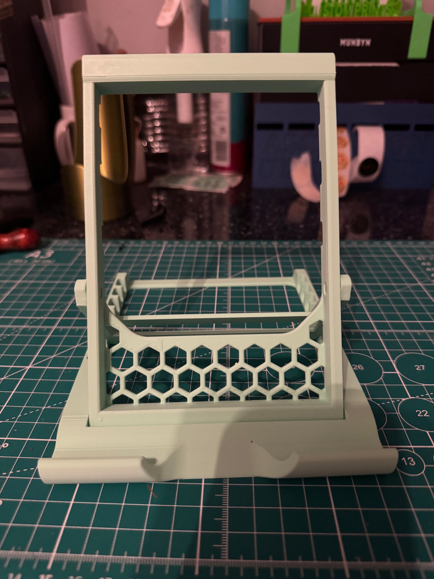 Deckchair Tablet stand