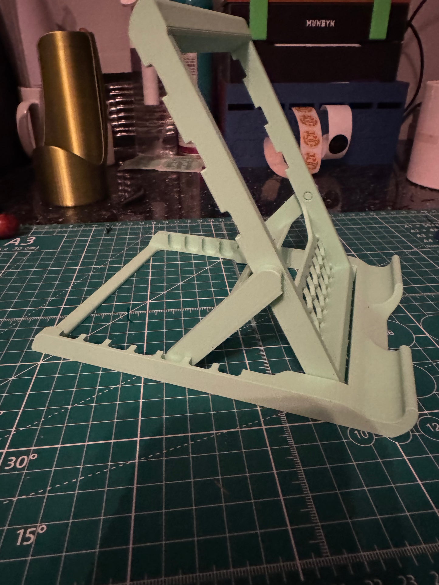 Deckchair Tablet stand
