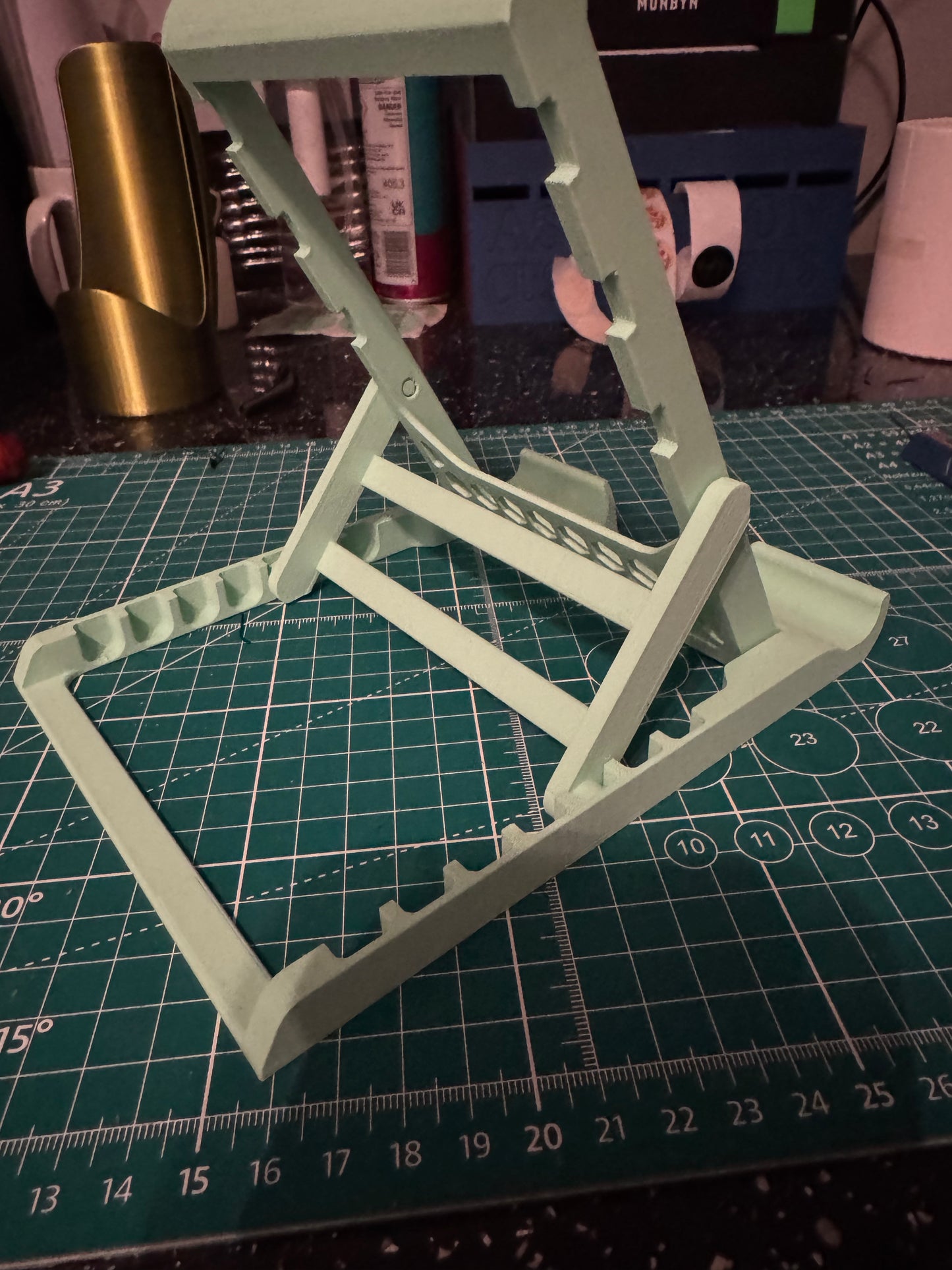 Deckchair Tablet stand