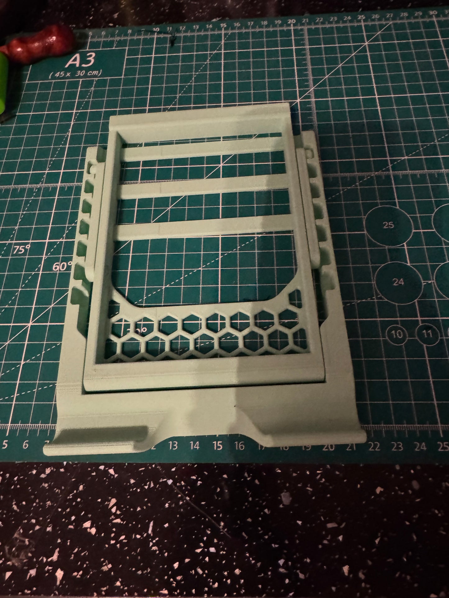 Deckchair Tablet stand