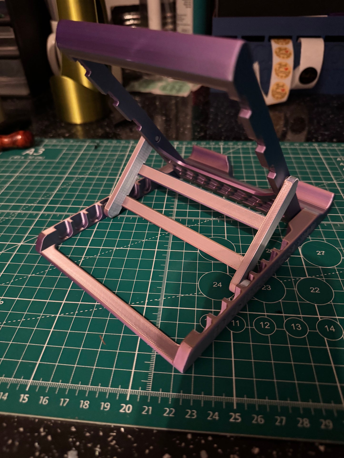 Deckchair Tablet stand