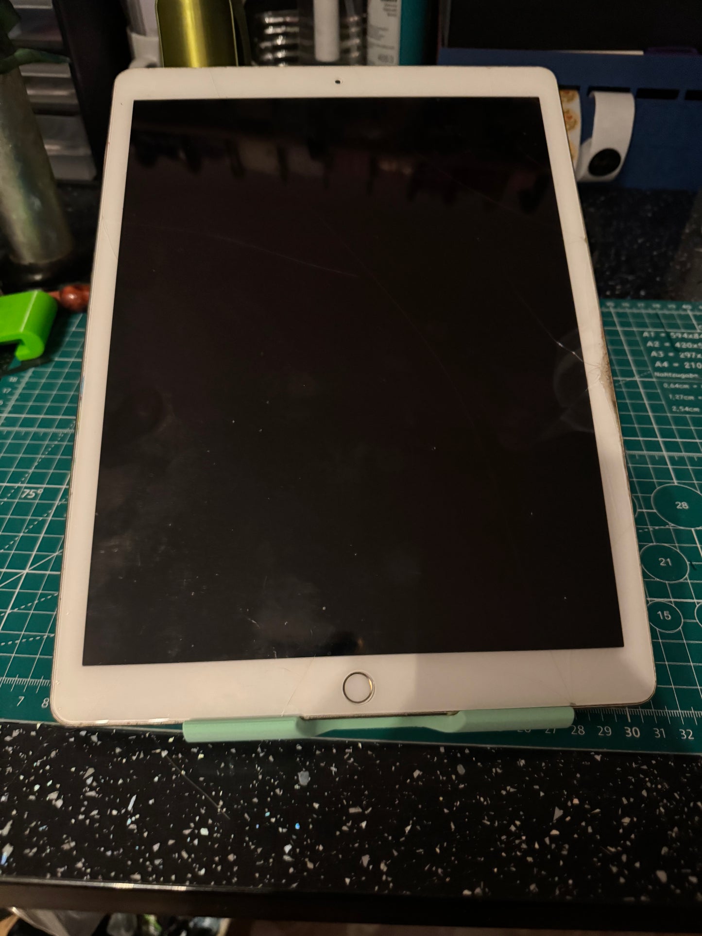 Deckchair Tablet stand