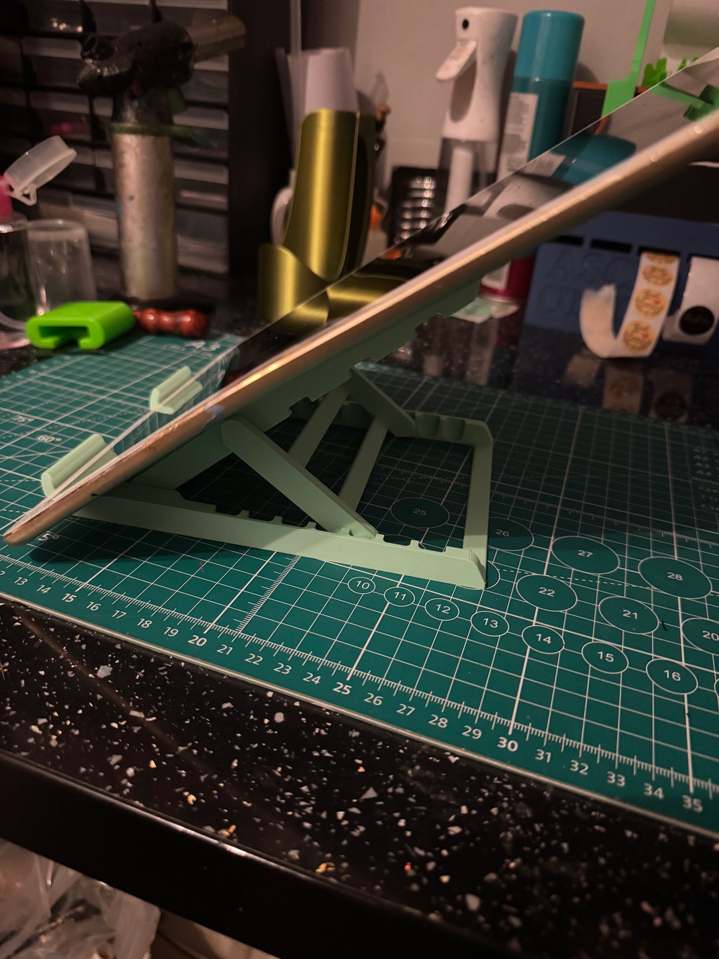 Deckchair Tablet stand